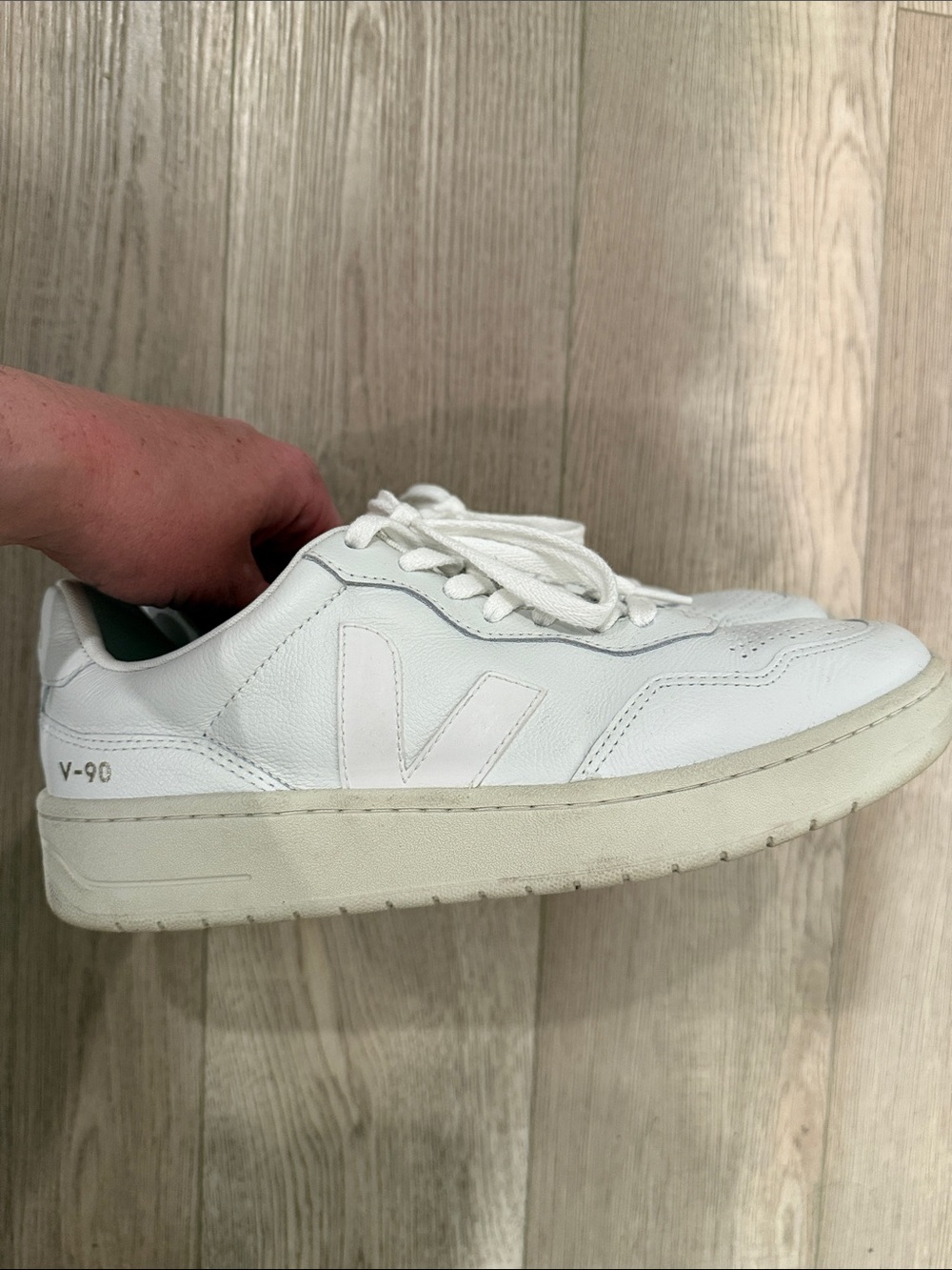 Veja V-90 Sneakers - Picture 6 of 8